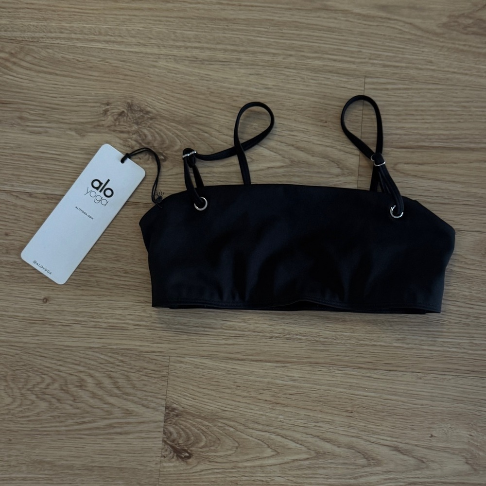 Alo Yoga Thrill Seeker Bra in Black size XS- worn once